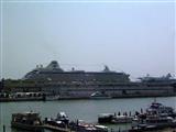 In Venedig angekommen so man gleich gar riesige Schiffe